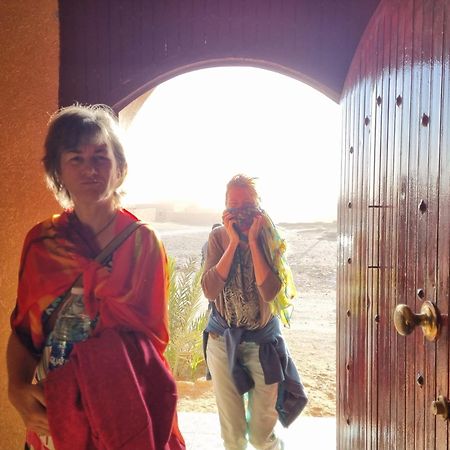 Sahara House Hotel Merzouga Bagian luar foto