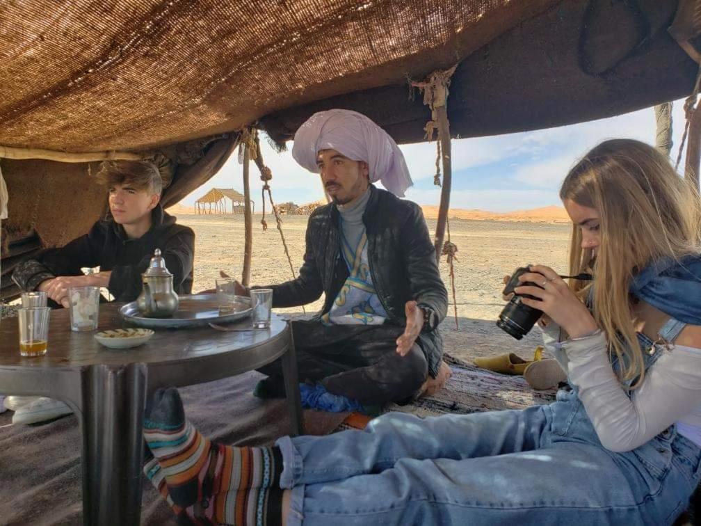 Sahara House Hotel Merzouga Bagian luar foto