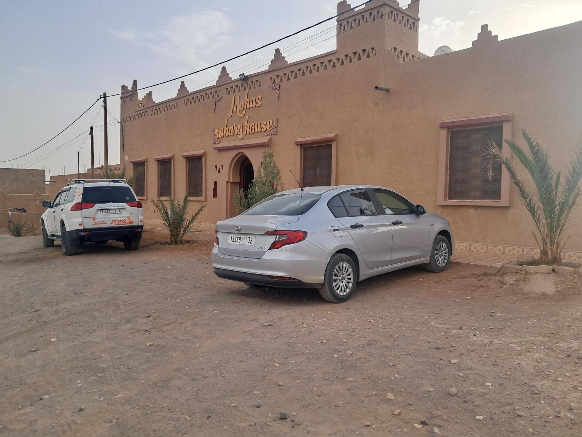 Sahara House Hotel Merzouga Bagian luar foto